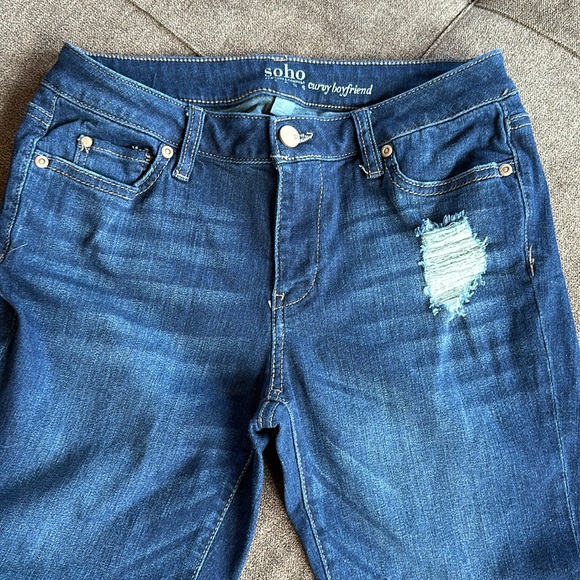 New York & Company SoHo Curvy Boyfriend Jeans with Embroidered Heart Size 4 - Picture 2 of 9